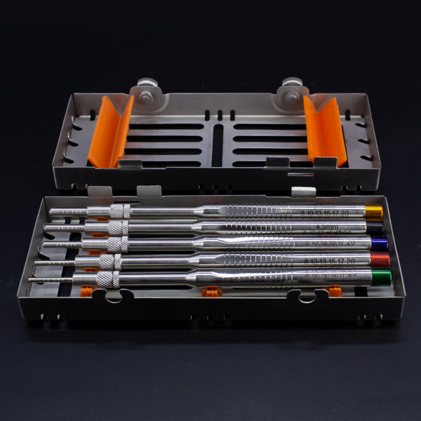 Set de 5 Osteotomos Rectos + Cassette Machtig